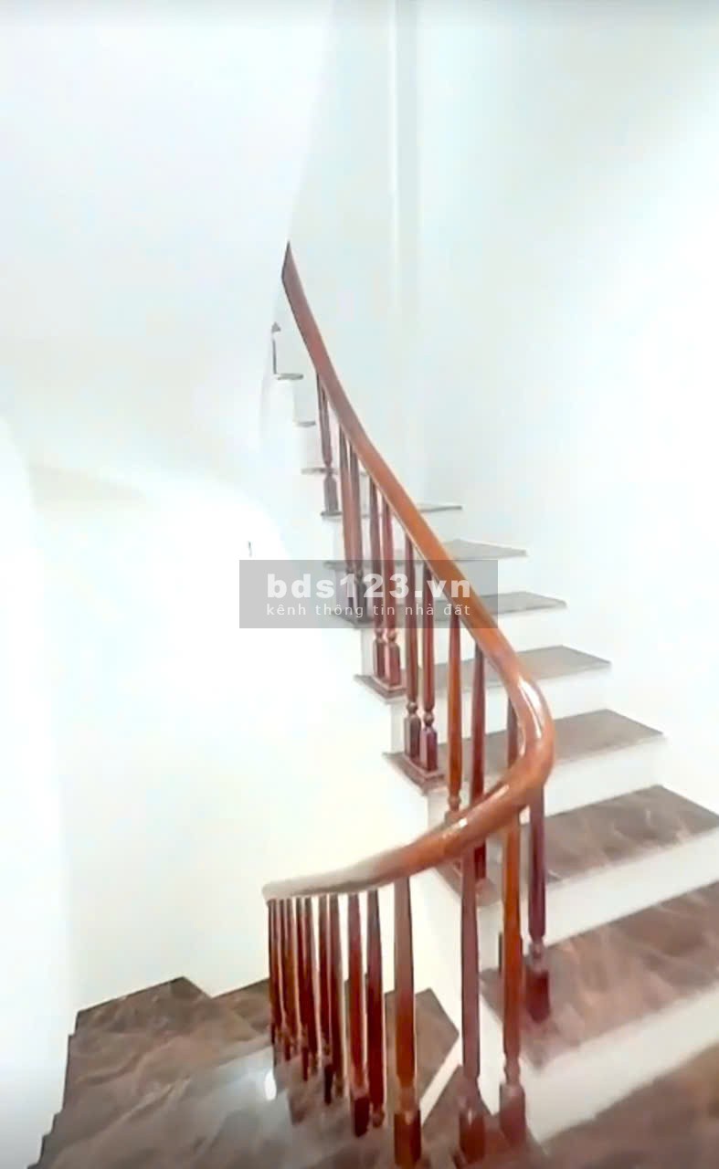 Cho thuê nhà 50m2, 6 tầng mới tinh tại tổ 8 Thạch Bàn
