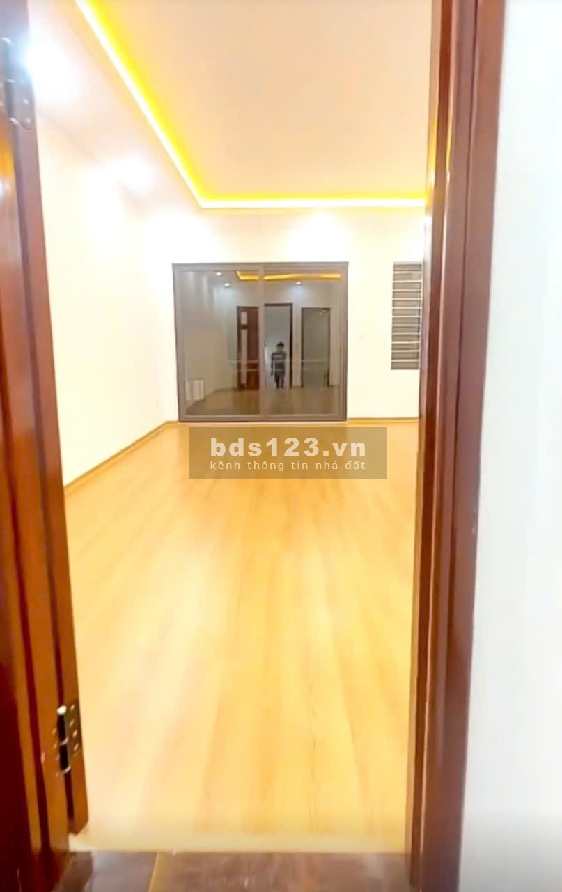 Cho thuê nhà 50m2, 6 tầng mới tinh tại tổ 8 Thạch Bàn