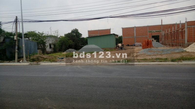 Dì hai bán lỗ nền đất 100m² Ngay Trung tâm để lo việc kinh doanh