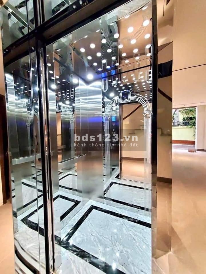 Nhà khu chia lô cán Bộ Trung tâm phố Nguyễn Văn Cừ 54m2