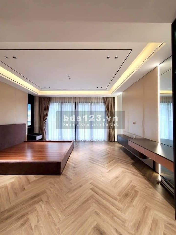Nhà khu chia lô cán Bộ Trung tâm phố Nguyễn Văn Cừ 54m2