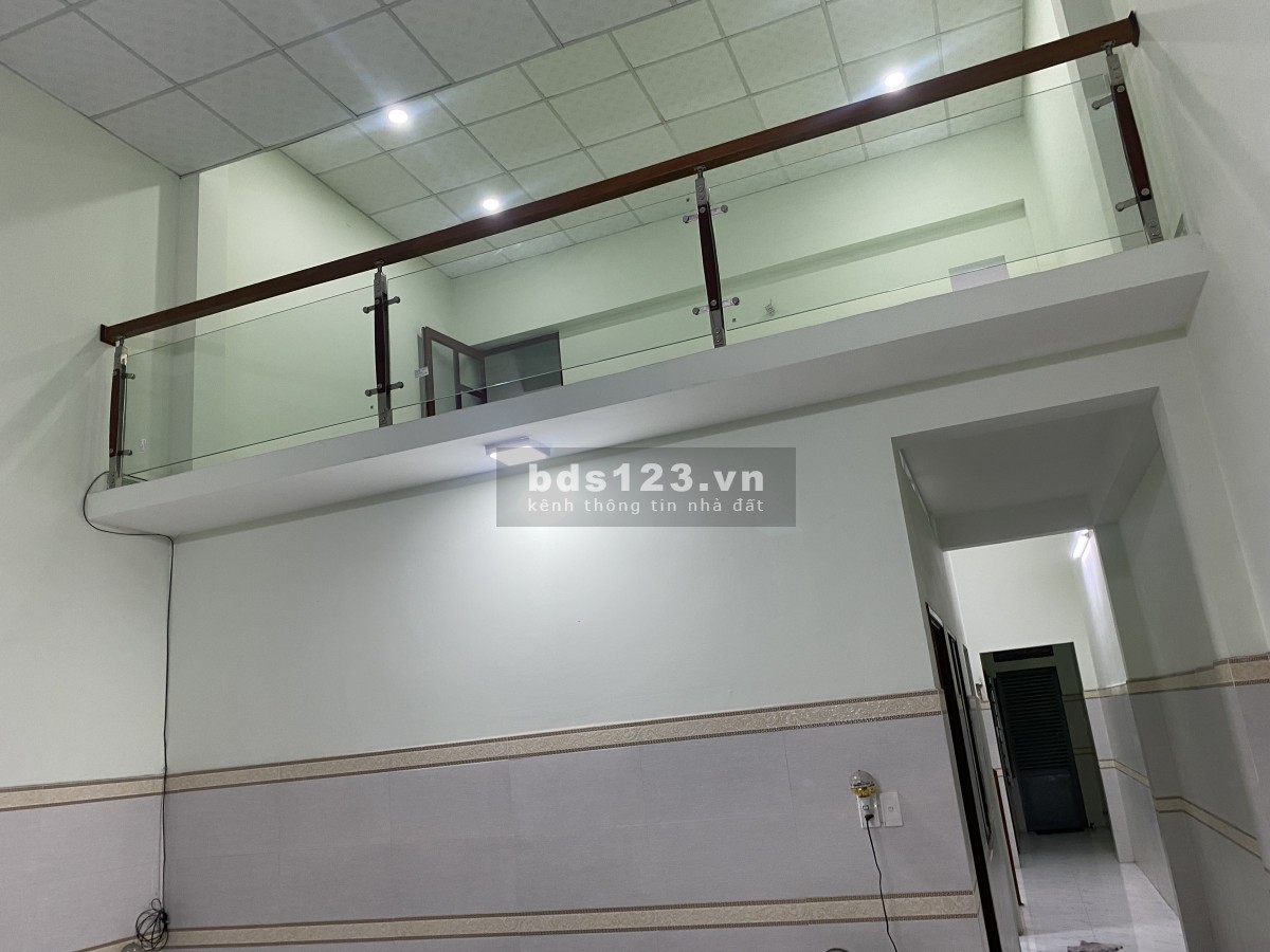 Cho thuê nhà Đặng Minh Khiêm Hướng Đông Nam 2pn 2wc. Em đăng giup nên không tiếp trung gian