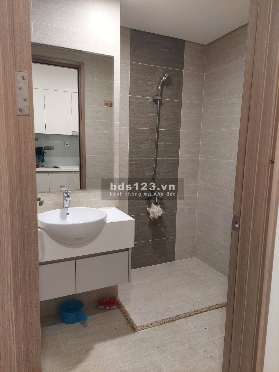 Cần bán nhanh Studio 28m có đồ 1.9 tỷ Vinhomes Smart City