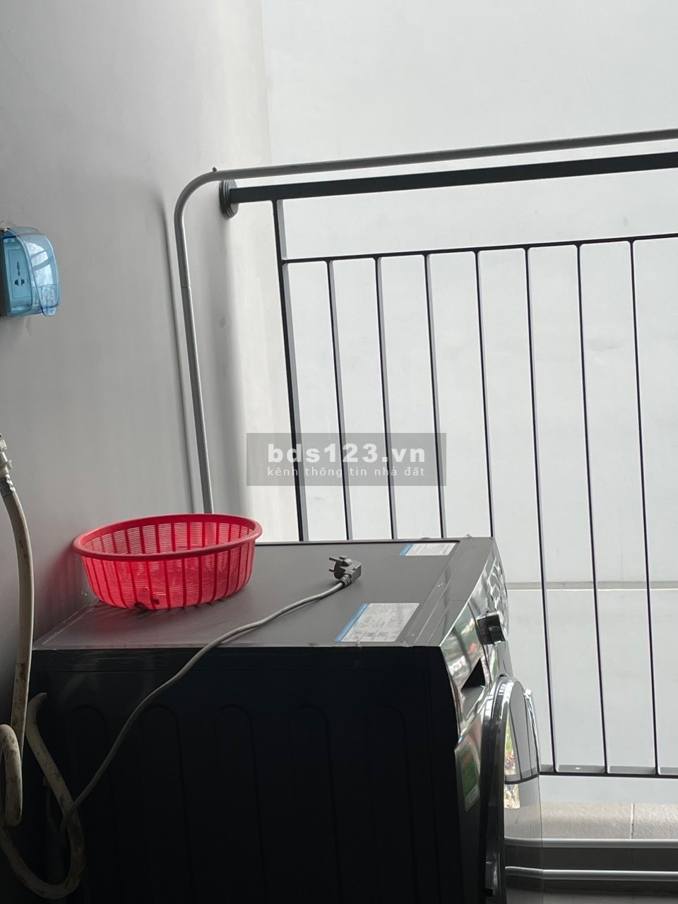 Cần bán nhanh Studio 28m có đồ 1.9 tỷ Vinhomes Smart City