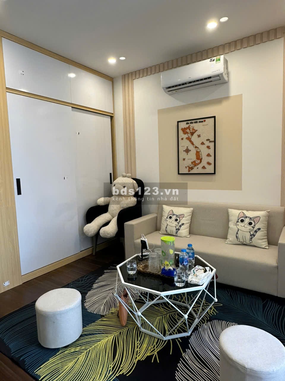 Cần bán nhanh Studio 28m có đồ 1.9 tỷ Vinhomes Smart City