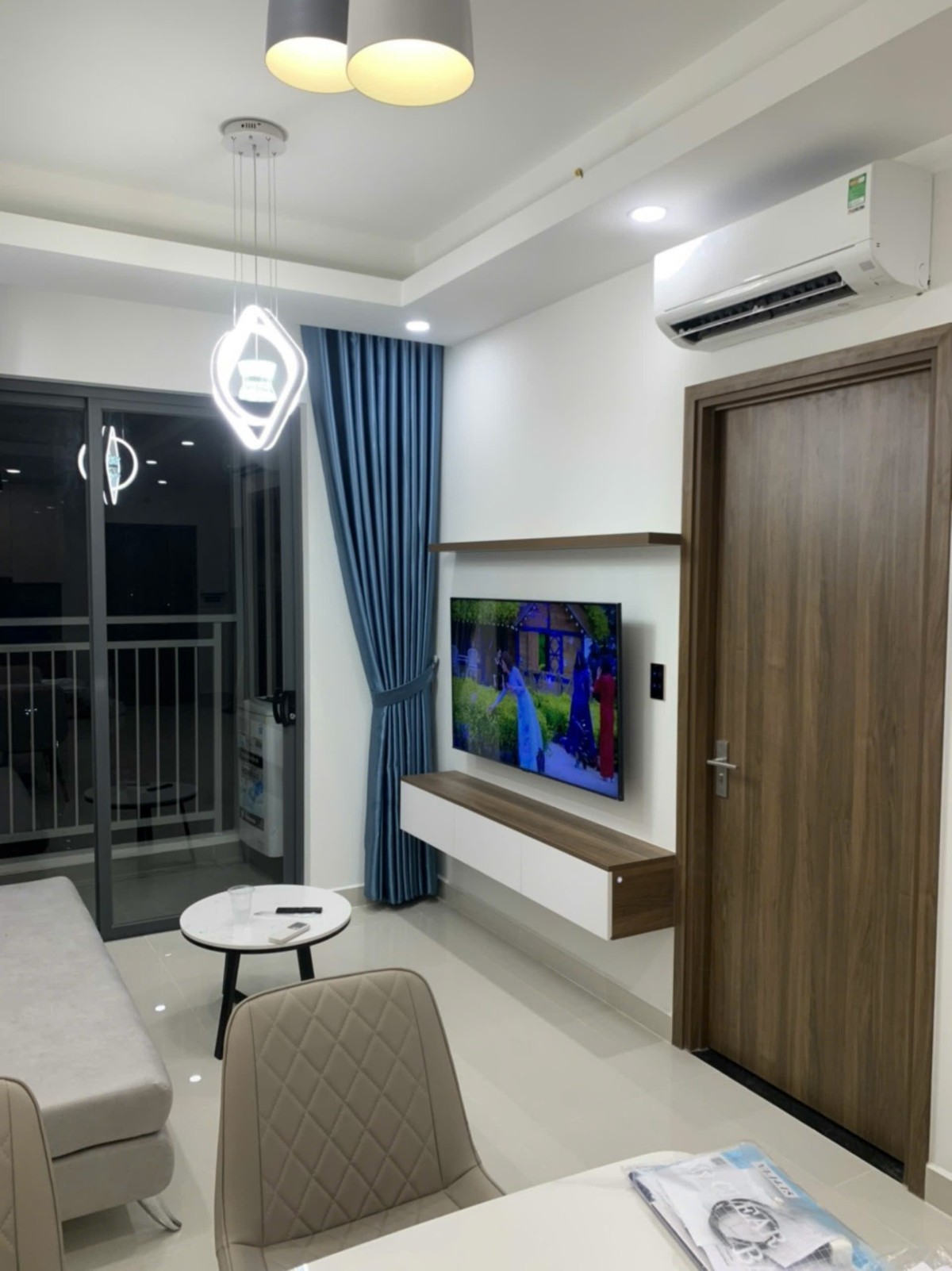 Bán giá rẻ hơn thị trường 100 triệu căn hộ 1PN+1 53m2 view đẹp, giá chỉ 2.370 tỷ tại cc cao cấp