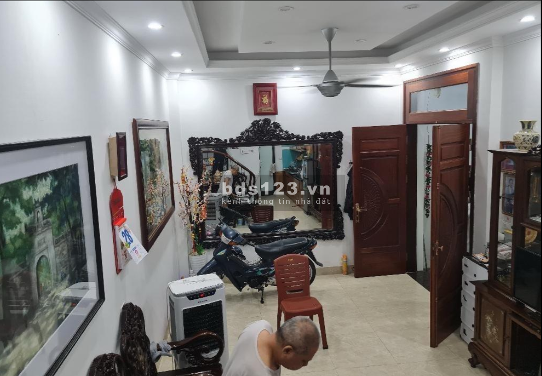 Cần bán gấp nhà phố Gia Quất 45m2 giá nhỉnh 5 tỷ.