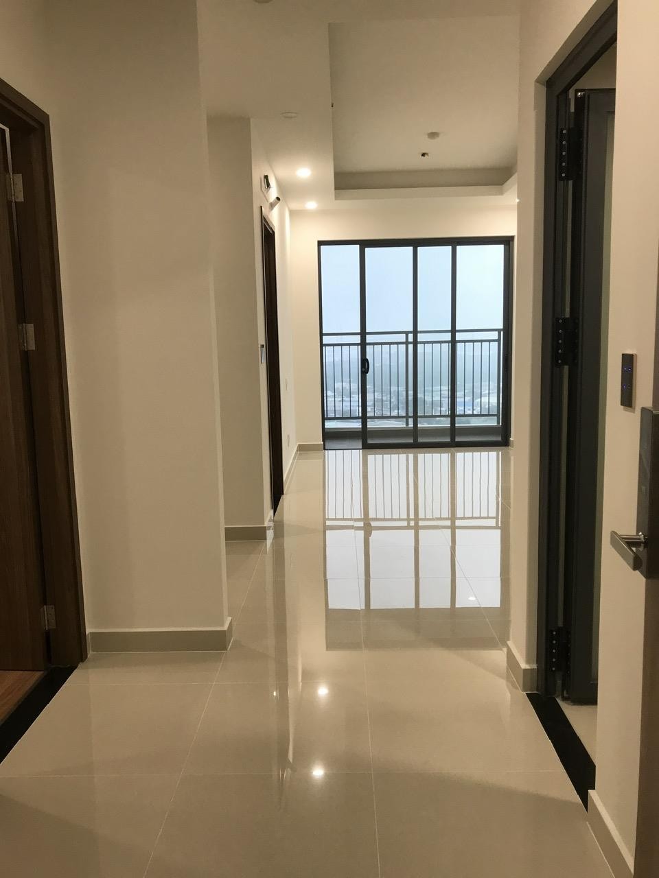 Chính chủ cần bán căn hộ 2pn2wc giá 2.720 tỷ cc Q7 Saigon Riverside Complex Lh 0907325398