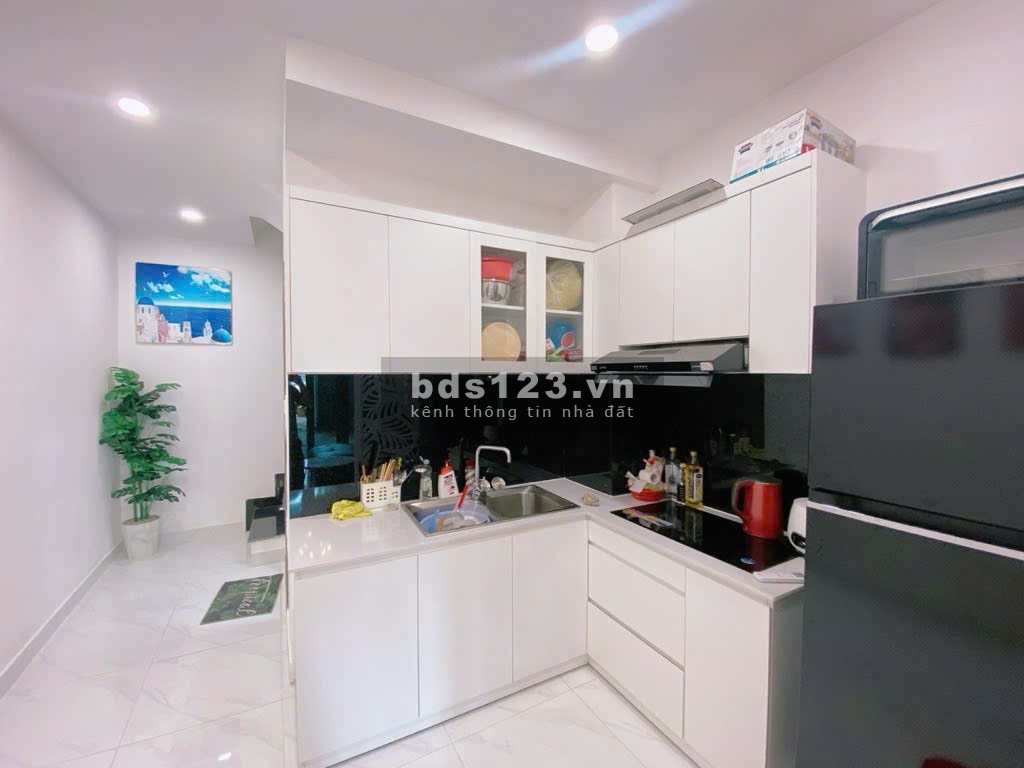 HÀNG HIẾM ! 1/Đ. Hoàng Văn Thụ, Phú Nhuận; nhà có sân thượng, 6,4 tỷ, SHR