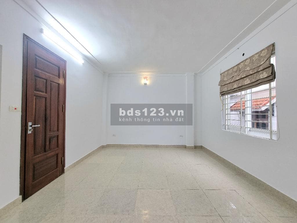 NHÀ ĐẸP - 5 TẦNG - 5.5 tỷ - Ở NGAY - GẦN Ô TÔ