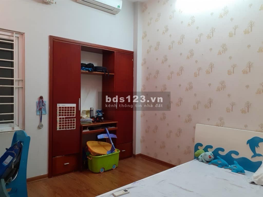 Ô TÔ ĐỖ CỬA - NHÀ KHUNG CỘT - GẦN PHỐ CẦU GIẤY - KINH DOANH SẦM UẤT