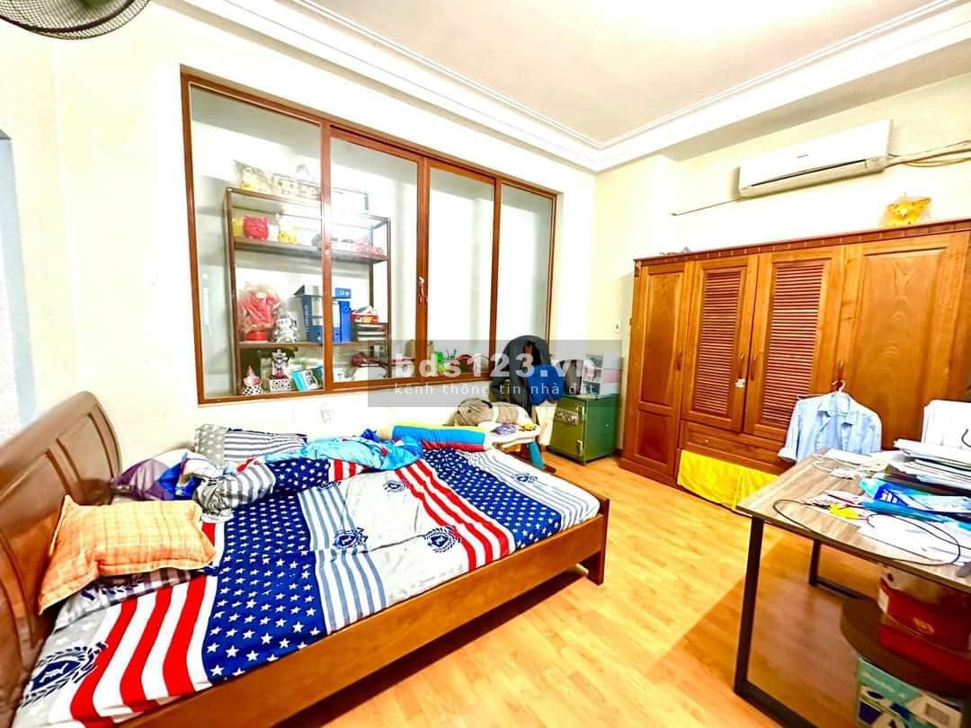 Ô TÔ 5 TẠ ĐỖ CỬA - 50 M RA PHỐ - TIỆN ÍCH DỊCH VỤ SẦM UẤT