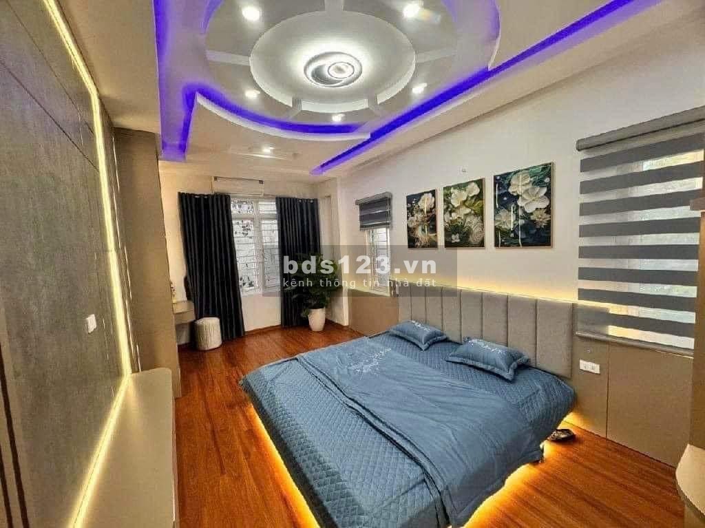 BÁN NHÀ LẠC LONG QUÂN, NHÀ MỚI DÂN XÂY CỰC KỲ ĐẸP, 45m2, NHỈNH 8tỷ.