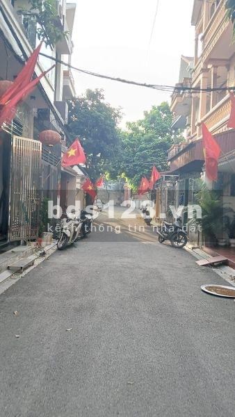 BÁN NHÀ LẠC LONG QUÂN, NHÀ MỚI DÂN XÂY CỰC KỲ ĐẸP, 45m2, NHỈNH 8tỷ.