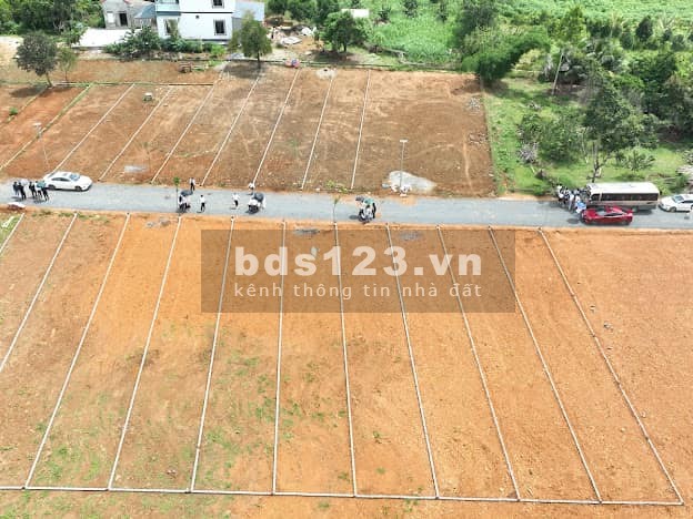 Chính chủ, cần bán gấp lô đất ngay gần đường mòn Hồ Chí Minh