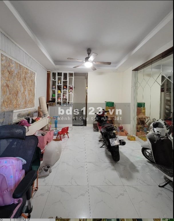 QUÁ DỮ!Nhà riêng chính chủ Hoàng Hoa Thám - Ba Đình 30m2 thang máy chưa đến 7 tỷ