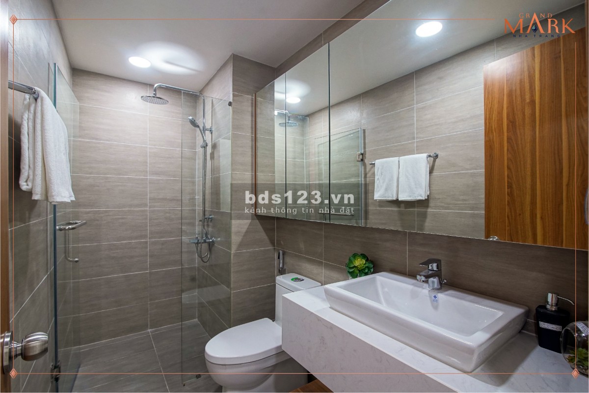 Quỹ Căn hộ view cực đẹp tại Chung cư hạng sang sát cạnh biển Nha Trang, sở hữu sổ hồng vĩnh viễn