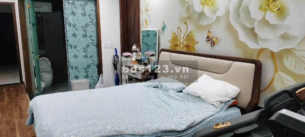 NHÀ ĐẸP, 2 THOÁNG - 4 NGỦ RỘNG RÃI - FULL NỘI THẤT XIN SÒ TIỀN RỶ - 5 TẦNG THANG MÁY ÊM RU.