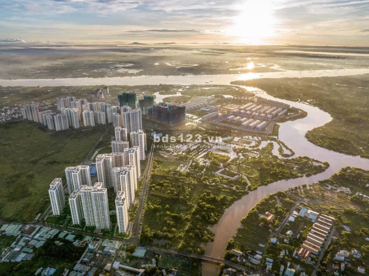 Bán gấp Căn Hộ 2PN + 69m2, Đông Nam, view Sông đẹp, chỉ 2.8 tỷ, đã có sổ Vinhomes Grand Park quận 9
