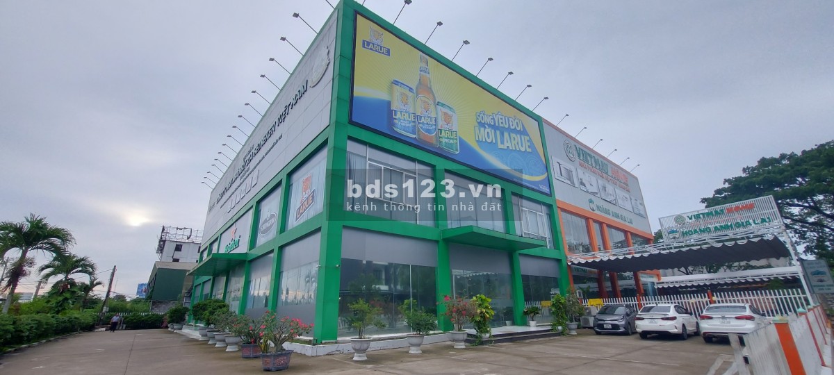 Chính chủ cho thuê tòa nhà 3 tầng, mặt bằng trưng bày, nhà kho, quán cafe tại Cần Thơ