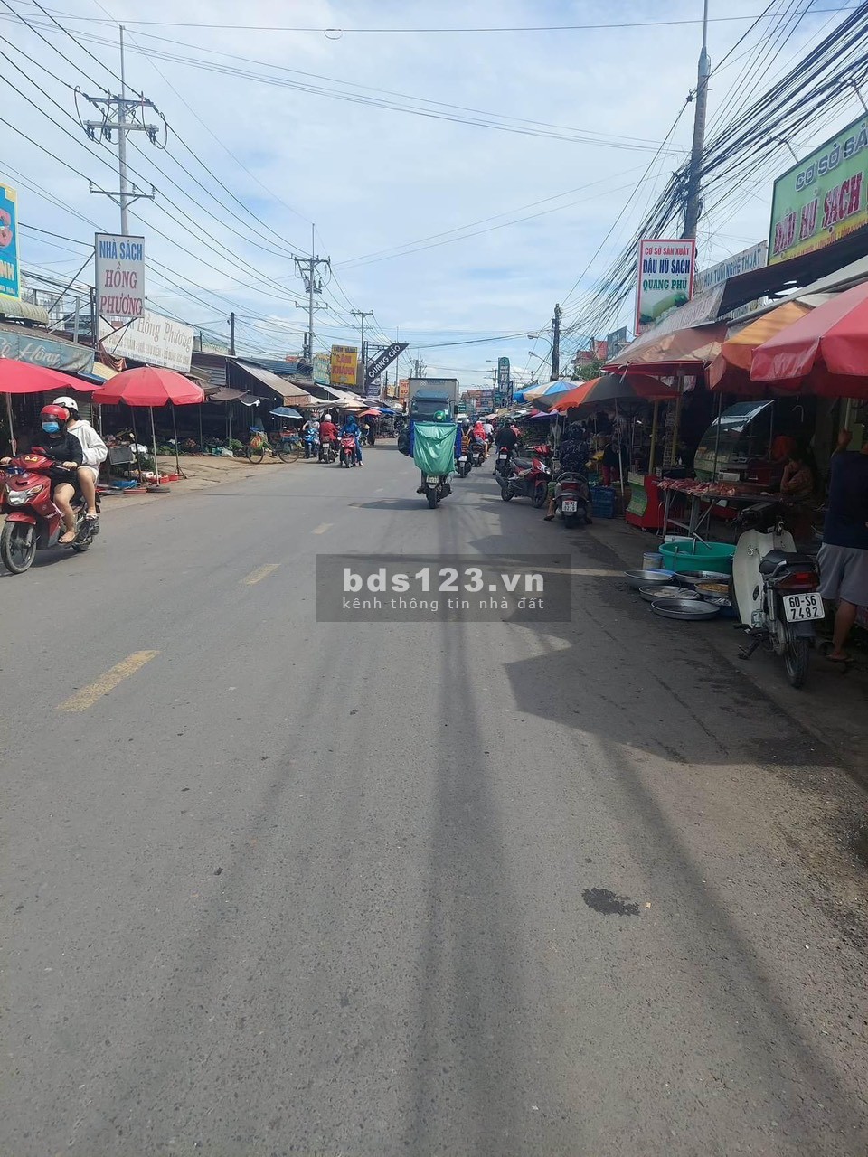 Cần bán đất nền mặt tiền đường Phùng Hưng, Giá 12tr/m2, Sổ hồng riêng!
