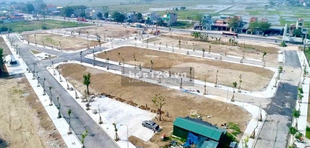 Bán Gấp Đất Mặt Tiền Đường Phùng Hưng – Giá 10 Triệu/m², Sổ Hồng Riêng, Vị Trí Đắc Địa!