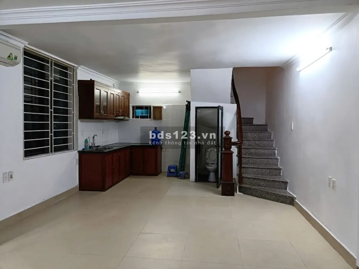 BÁN NHÀ 40M2 GIÁ HỢP LÝ - NGỌC THỤY, LONG BIÊN.