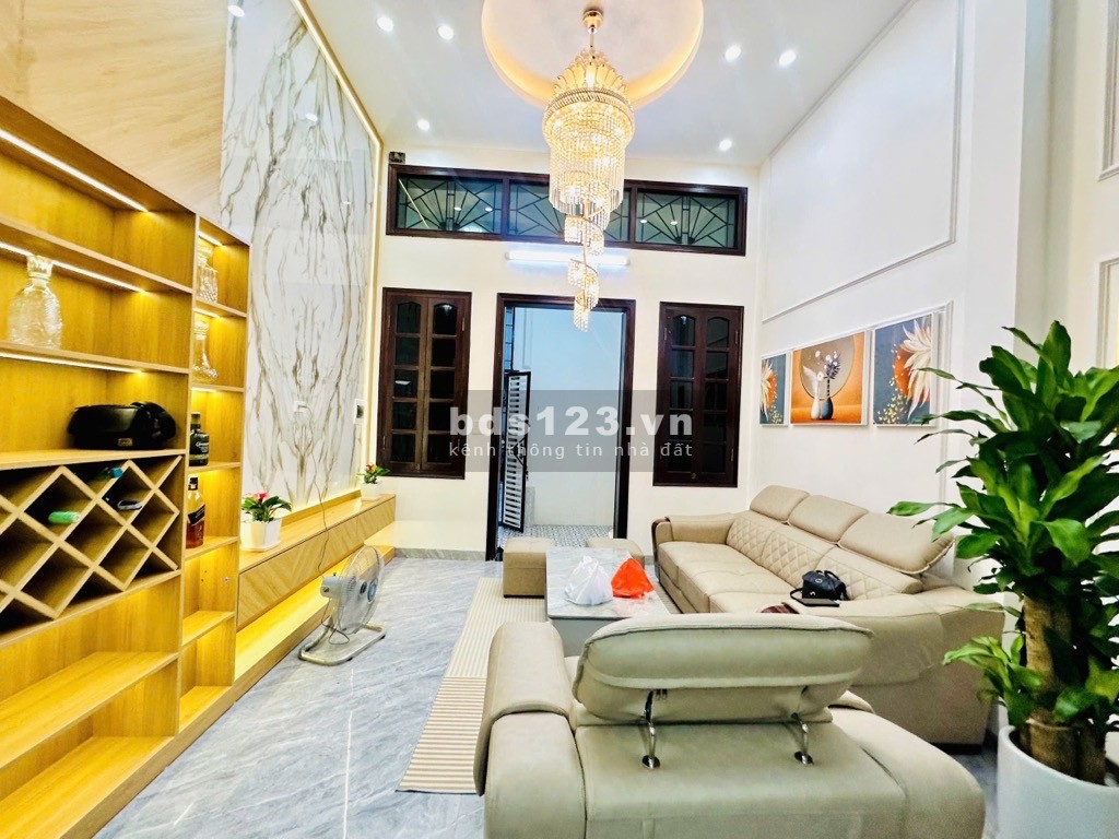 [DUY NHẤT] Nhà phố Hồ Tùng Mậu, hẻm xe hơi, mới cứng, nội thất siêu VIP, dt 61m2*5t, mt 4m, 7.8 tỷ