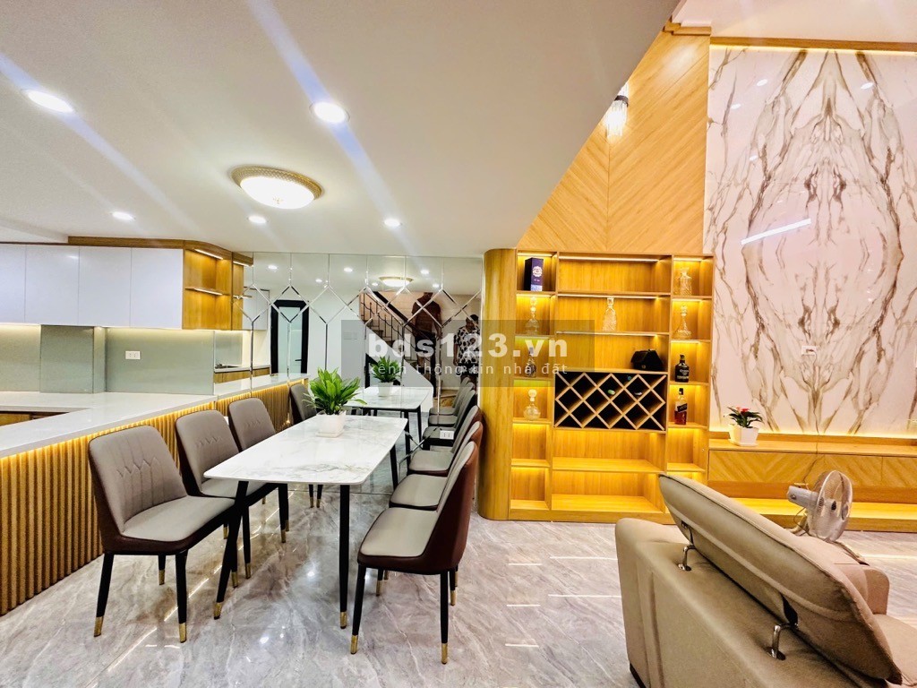 [DUY NHẤT] Nhà phố Hồ Tùng Mậu, hẻm xe hơi, mới cứng, nội thất siêu VIP, dt 61m2*5t, mt 4m, 7.8 tỷ