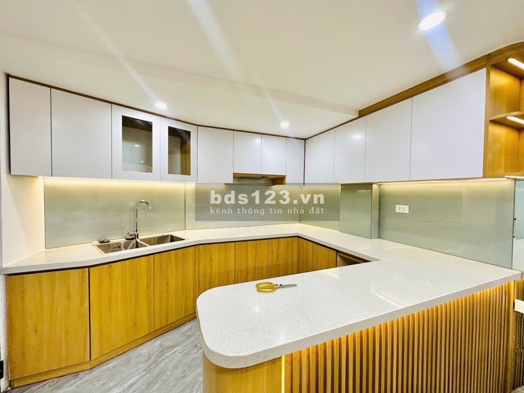 [DUY NHẤT] Nhà phố Hồ Tùng Mậu, hẻm xe hơi, mới cứng, nội thất siêu VIP, dt 61m2*5t, mt 4m, 7.8 tỷ