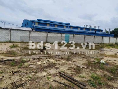 Gia đình cần bán gấp lô đất mặt tiền Tỉnh Lộ 10, Bình Chánh