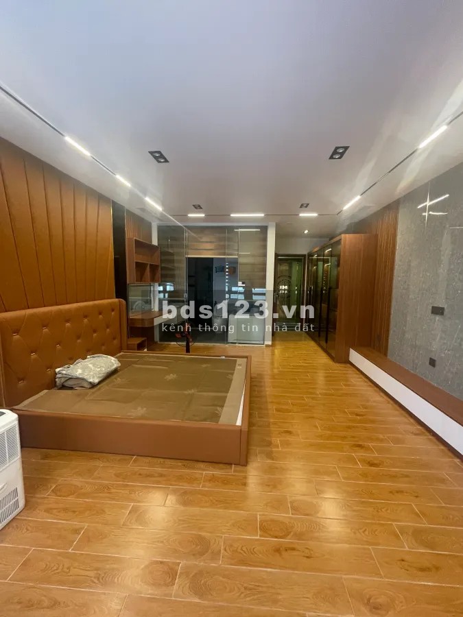 CỰC HIẾM - NGỌC LÂM - MỚI KOG - 6 TẦNG - GARA -THANG MÁY - VỊ TRÍ KIM CƯƠNG - HIẾM CÓ CĂN THỨ 2