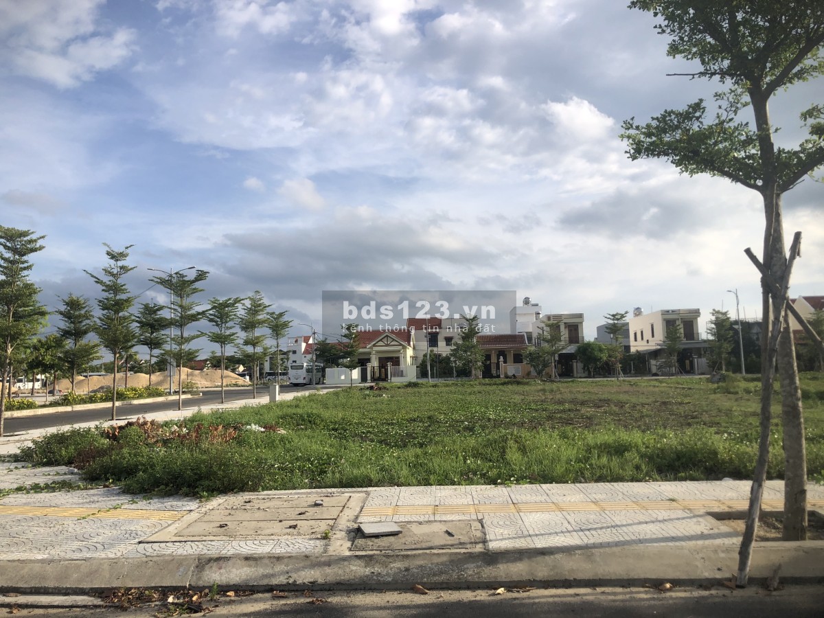 Đất nền villa, biệt thự tại trung tâm TP Hội AN, cách phố cổ 3km giá chỉ 28tr/m2, cố sổ, CSHT quy mô