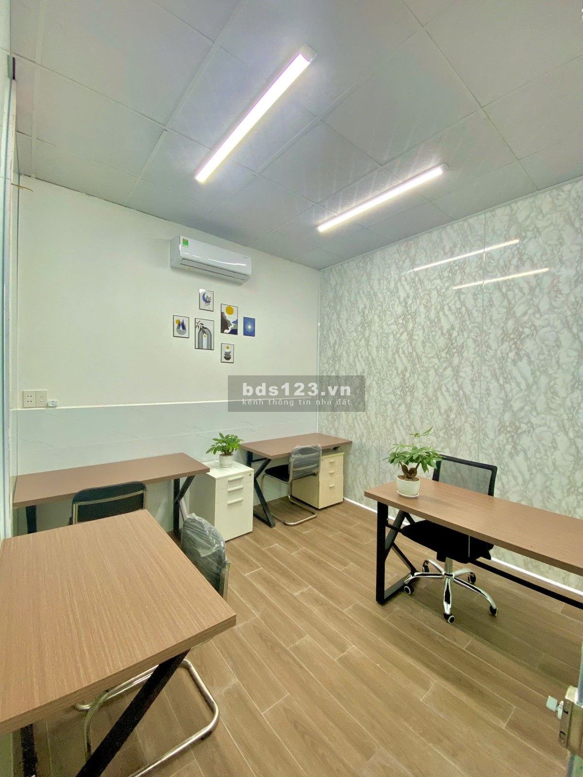 Văn phòng mới có sẵn nội thất với nhiều ưu đãi trong tháng 9.Giảm đến 60%. Lh 0765.290.897 ms. Nhung