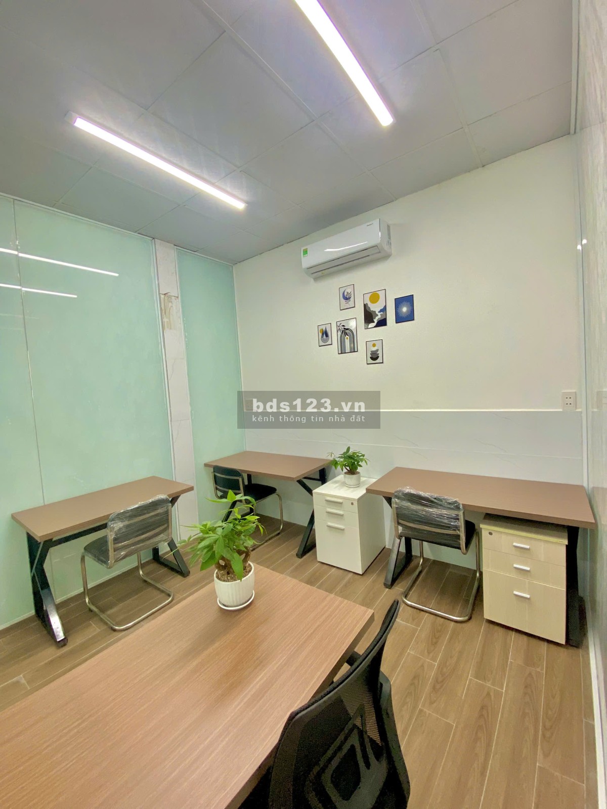 Văn phòng mới có sẵn nội thất với nhiều ưu đãi trong tháng 9.Giảm đến 60%. Lh 0765.290.897 ms. Nhung