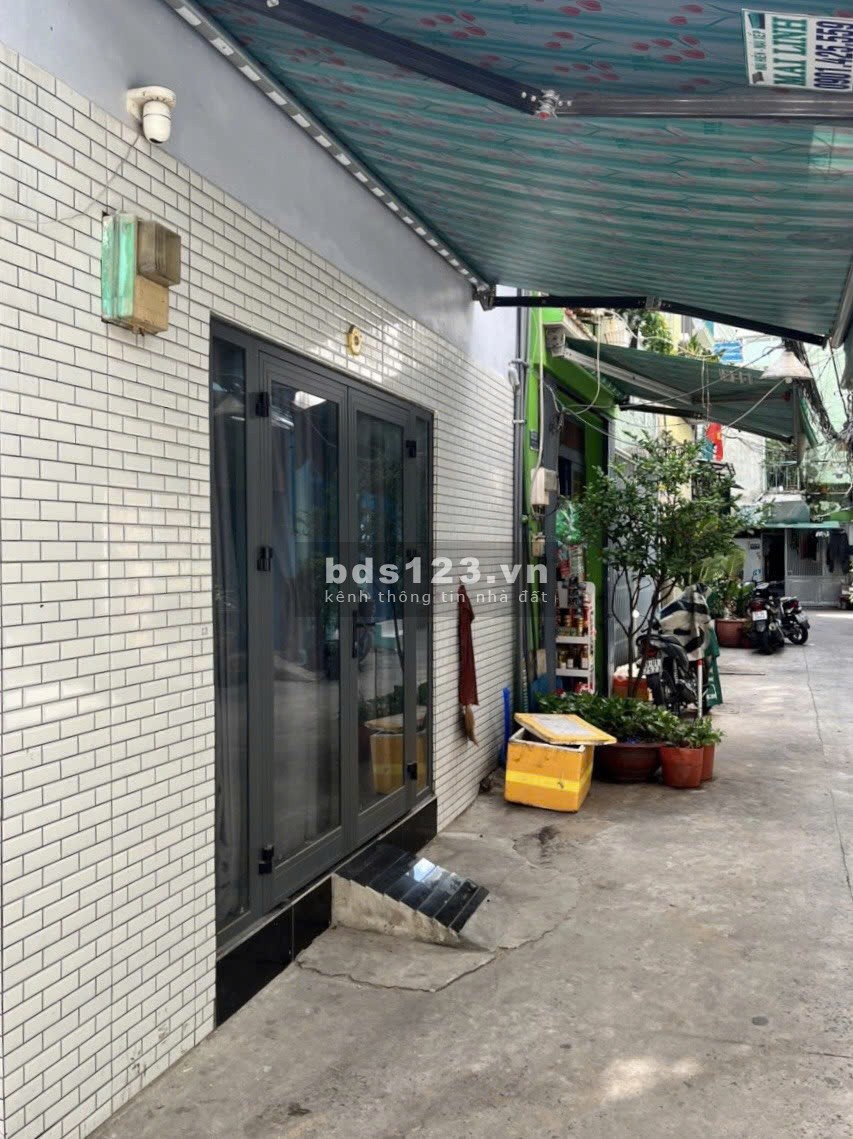 BÁN NHÀ NHỎ XINH, CĂN GÓC 2 MẶT HẺM XE HƠI, QUẬN 10 - CHỈ HƠN 2 TỶ