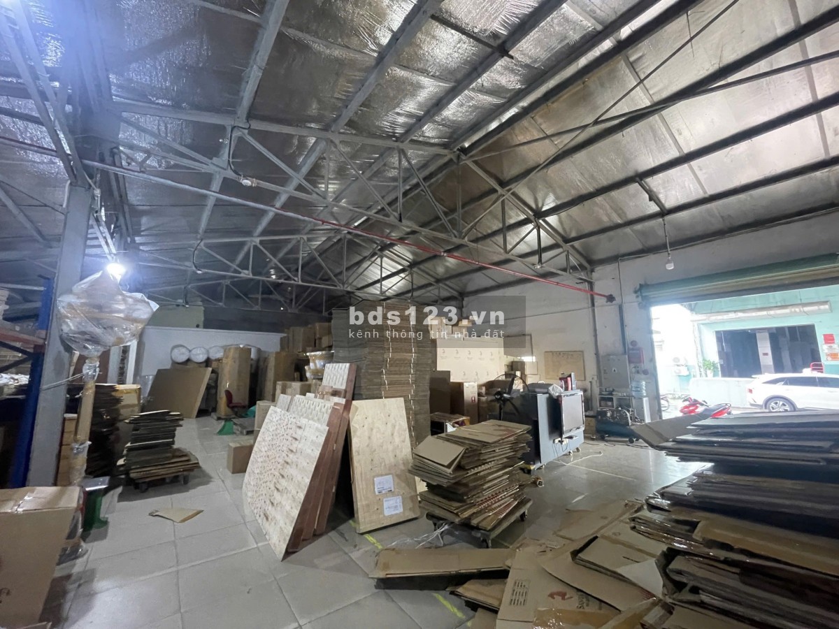 Cho thuê kho xưởng 1000m2 đường Tăng Nhơn Phú, P. Phước Long B, Quận 9, đường xe container có pccc