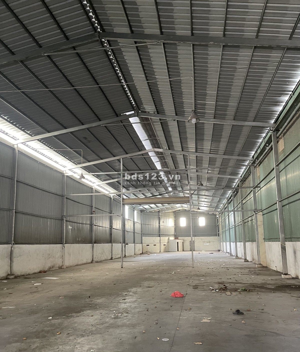 Cho thuê kho xưởng 1000m2 đường Tăng Nhơn Phú, P. Phước Long B, Quận 9, đường xe container có pccc