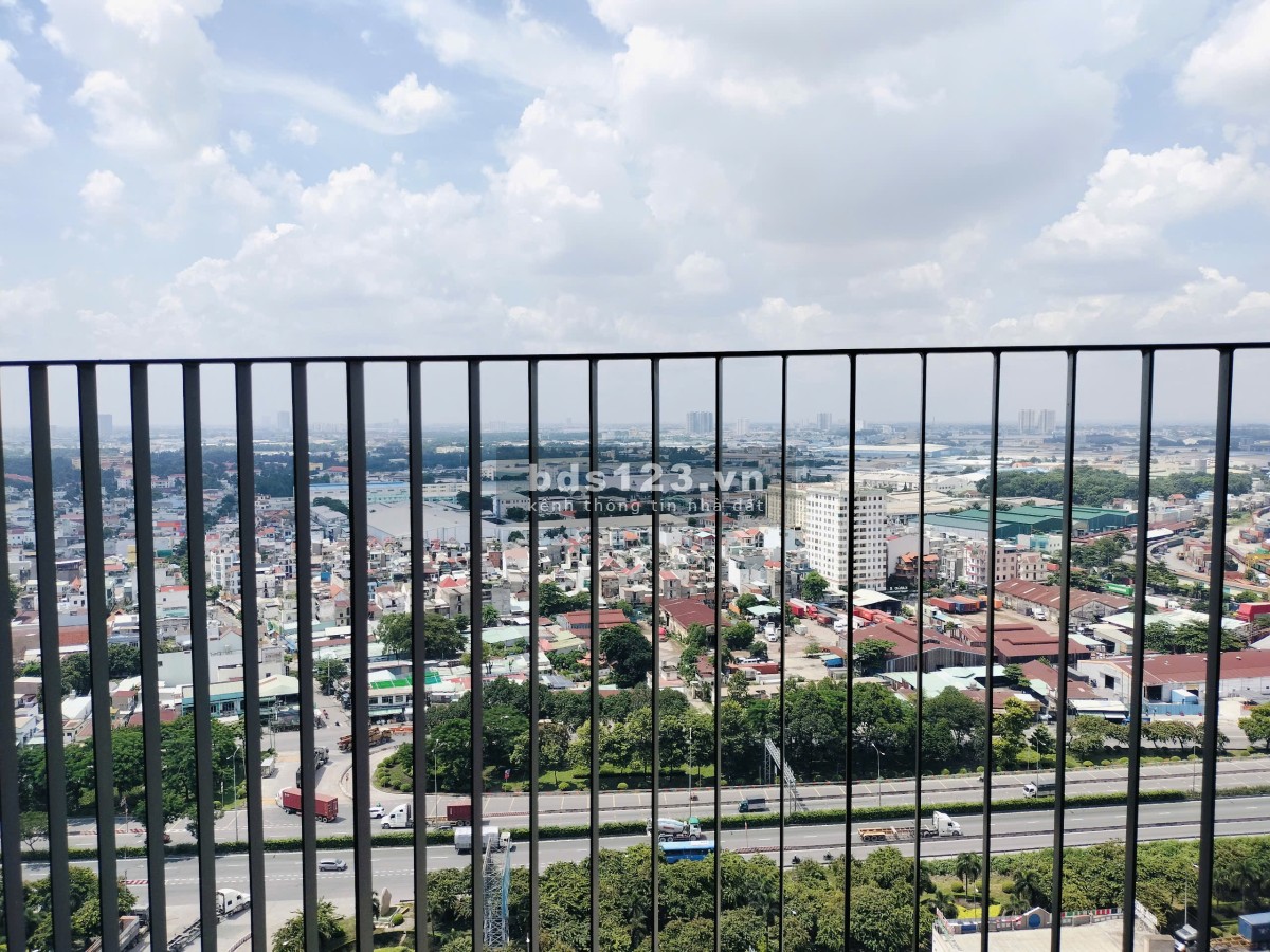 Bán gấp căn hộ Bcons Polygon giá hợp đồng 2.050 tỷ và bao chi phí sang tên