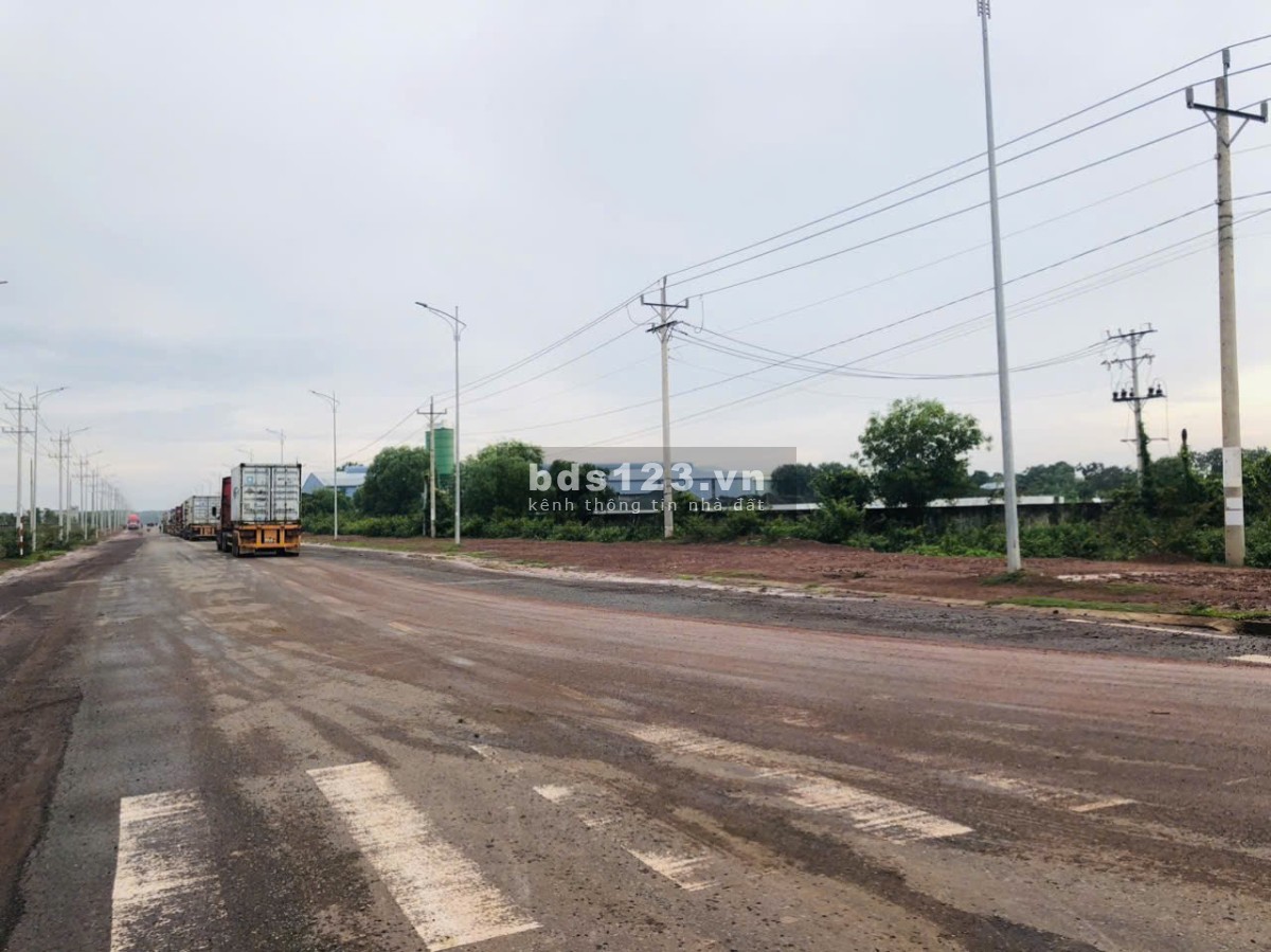 MỞ QUÁN ĂN THUA LỖ NÊN CẦN BÁN GẤP 1640M2 ĐẤT, NGAY KCN, ĐÔNG DÂN, ĐƯỜNG NHỰA 24M. GIÁ 230 TRIỆU