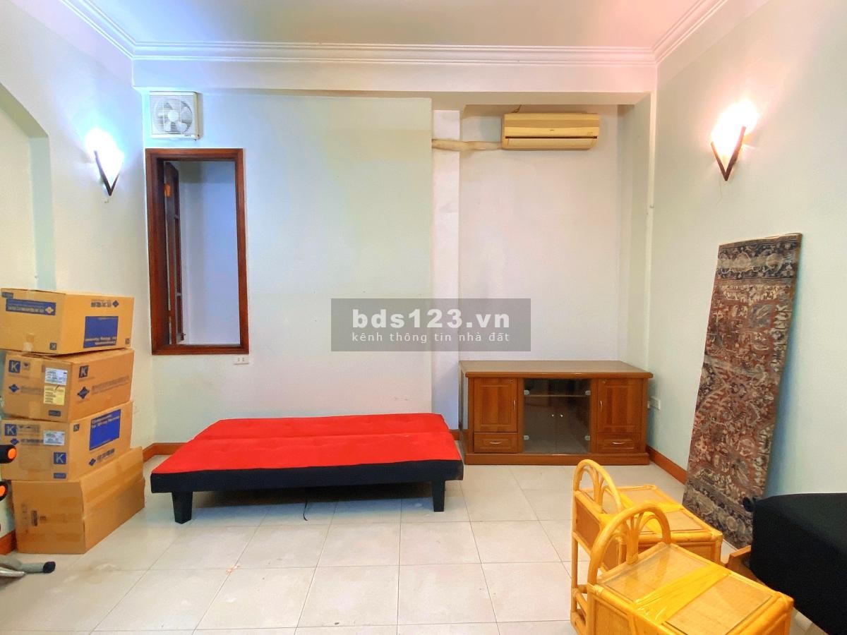 Bán nhà giá rẻ 63m2 Nguyễn Chí Thanh, Đống Đa