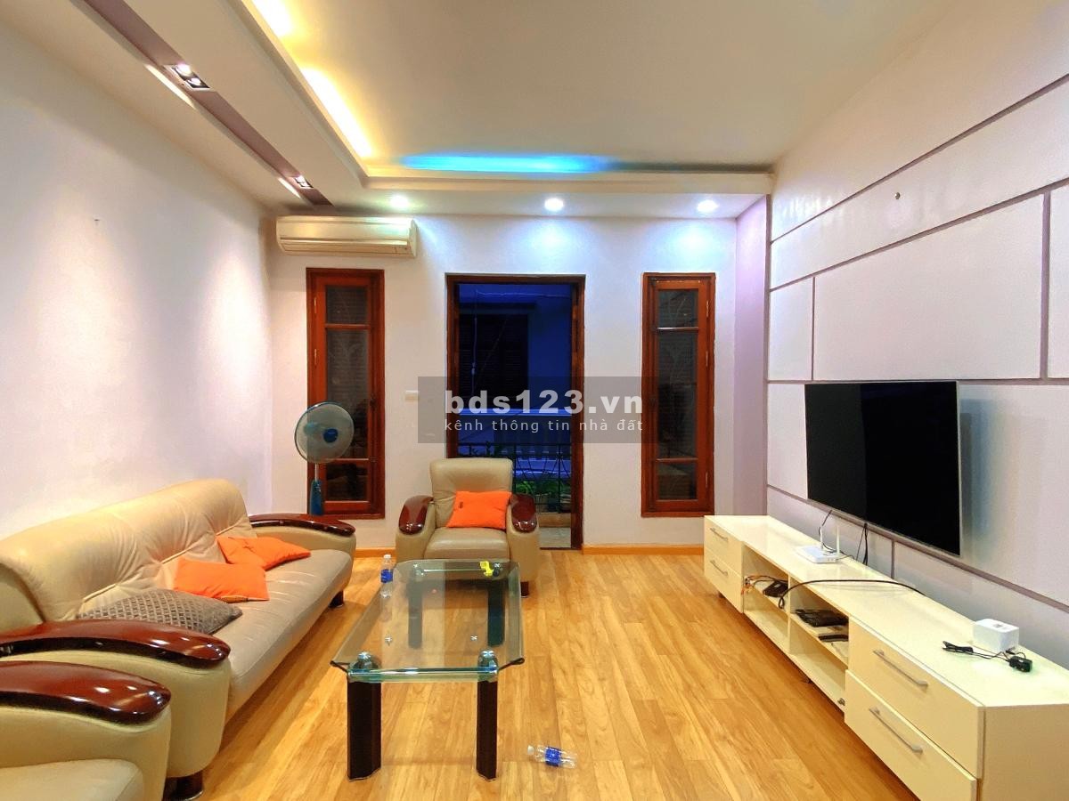 Bán nhà giá rẻ 63m2 Nguyễn Chí Thanh, Đống Đa