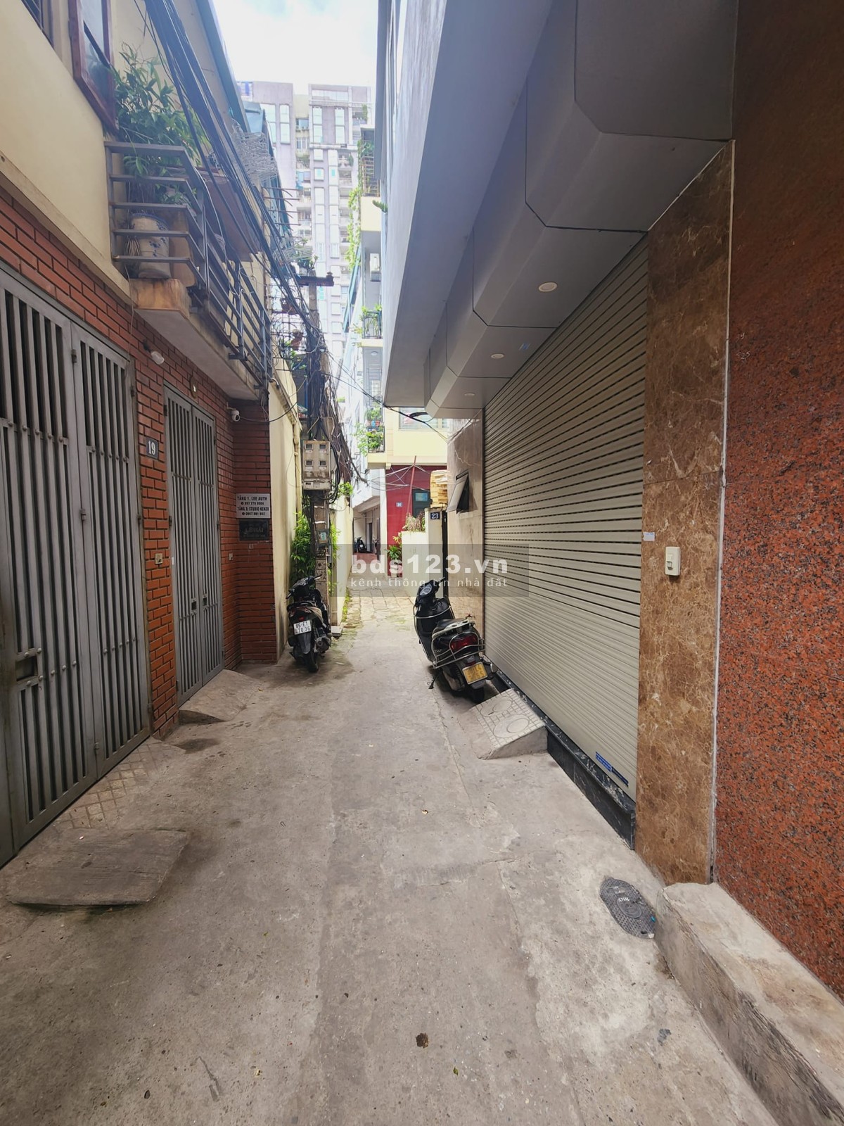 Nhà đẹp ngõ Chùa Liên Phái Bạch Mai 37m2x4T giá 4,35 tỷ ngõ thông