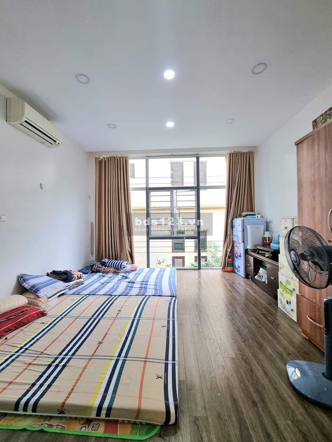 Nhà đẹp ngõ Chùa Liên Phái Bạch Mai 37m2x4T giá 4,35 tỷ ngõ thông