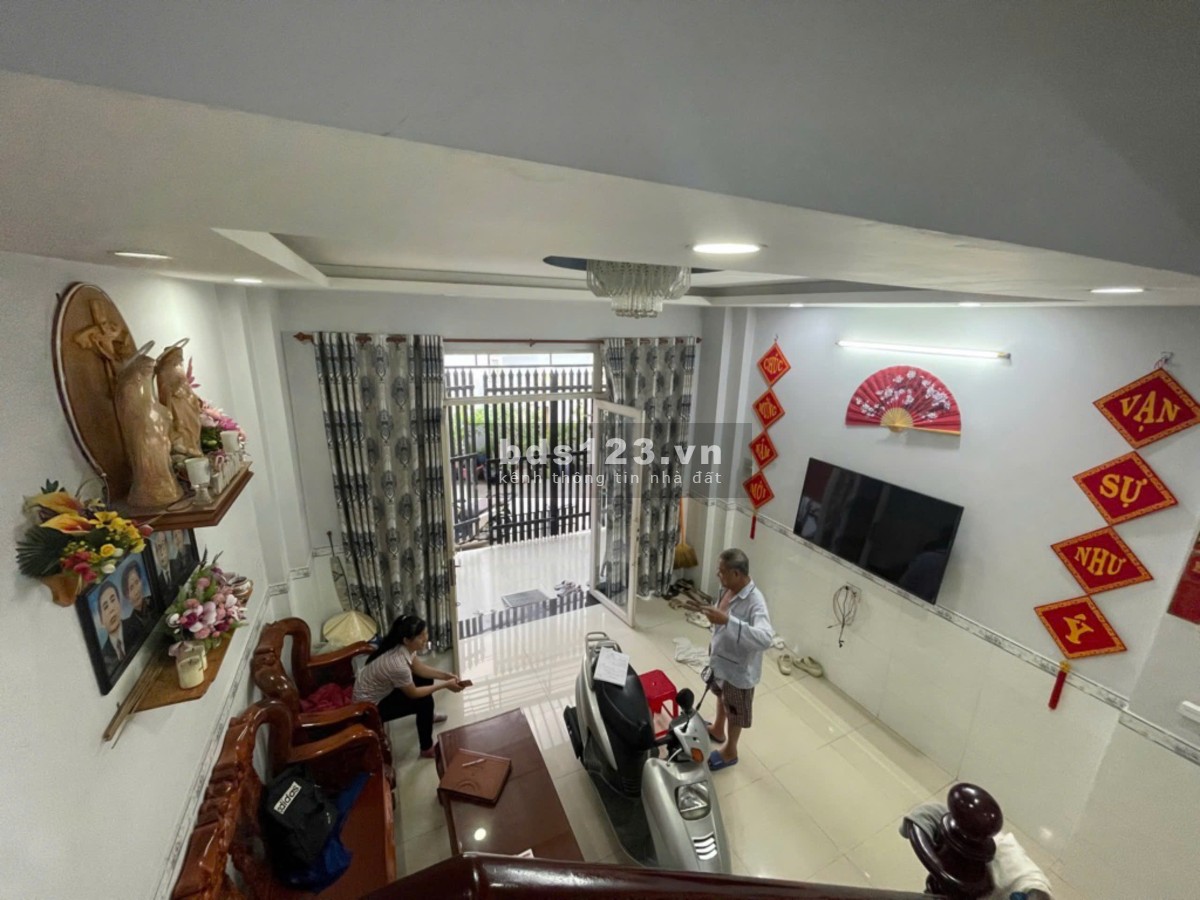 NHÀ SIÊU HIẾM. HẺM XE HƠI THÔNG NAM HOÀ, XA LỘ HÀ NỘI - 71m2 - 2 TẦNG, 4PN - CHỈ NHỈNH 5 TỶ