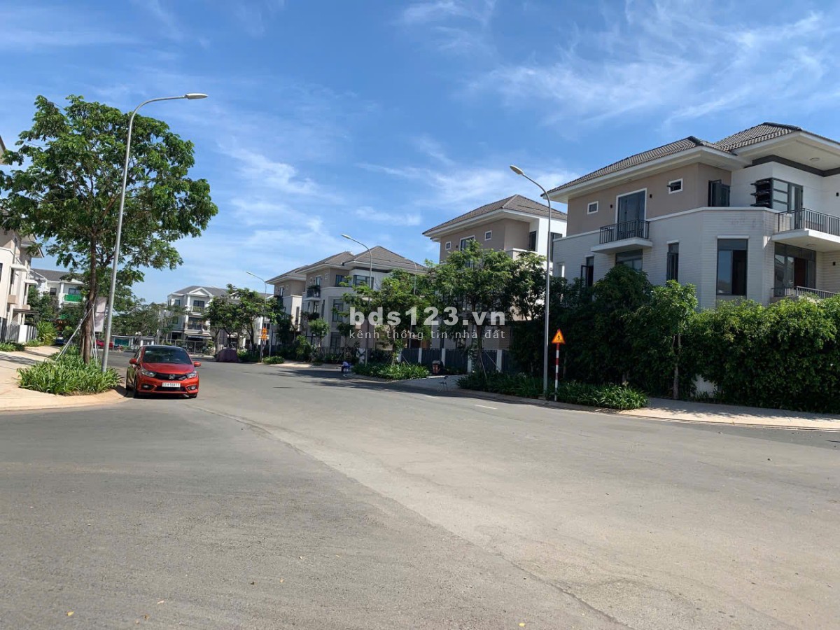 BÁN BIỆT THỰ KHU DÂN CƯ LAVILA, NHÀ BÈ, ĐỦ TIỆN ÍCH, AN NINH 24/24, GIÁ 10,6 TỶ