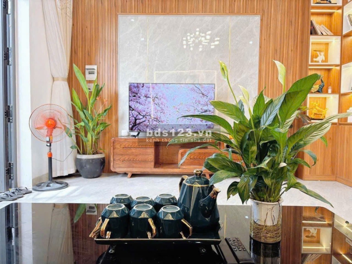 CẦN BÁN NHÀ QUẬN HẢI CHÂU, MT ĐƯỜNG 4M, NHÀ MỚI 3T, 4PN, 3WC,FULL NỘI THẤT VIP, 3TỶ900, 0961375497