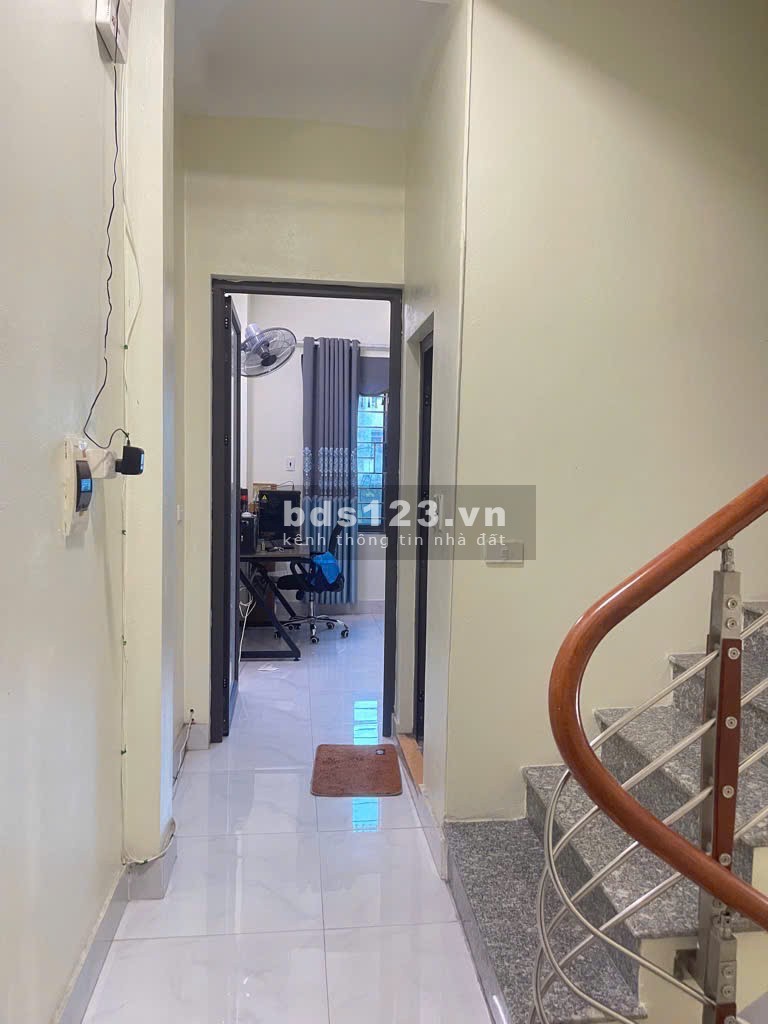 Bán Nhà Đất Tại Long Biên Sổ Hồng Riêng, Giá Rẻ 09/2024