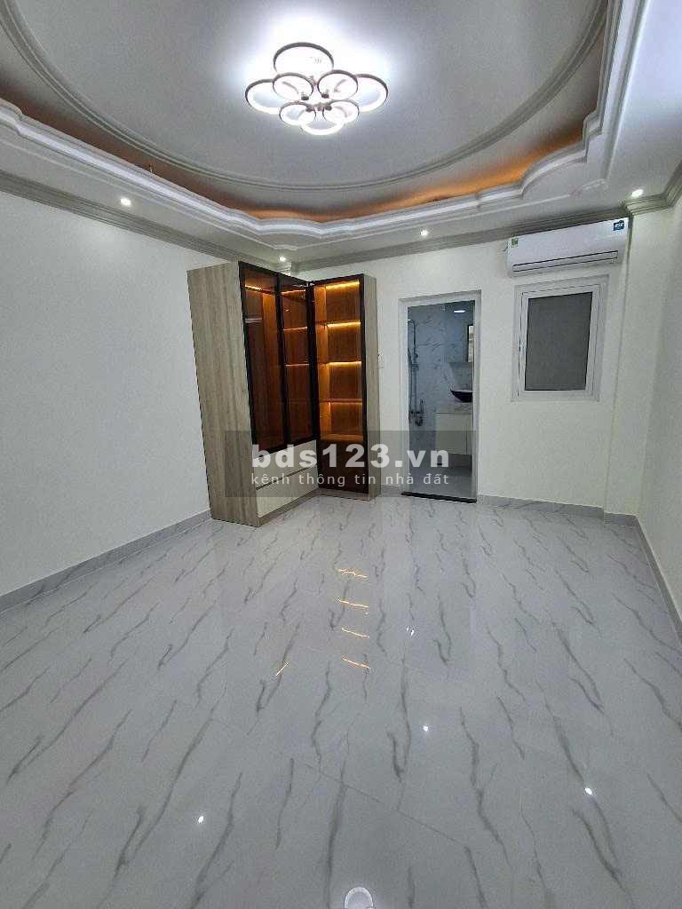 Nhà Phố 5 Tầng Huỳnh Tấn Phát, Quận 7, Hẻm Ô Tô, Chỉ 8.8 Tỷ