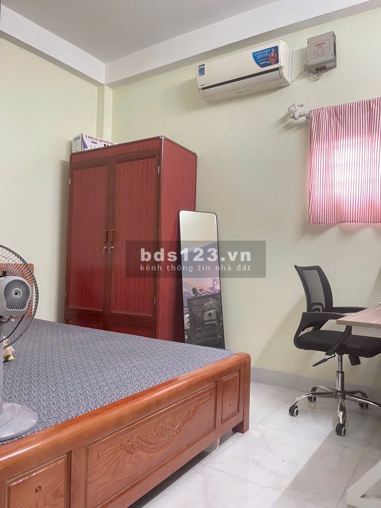 Bán Nhà Đất Tại Long Biên Sổ Hồng Riêng, Giá Rẻ 09/2024